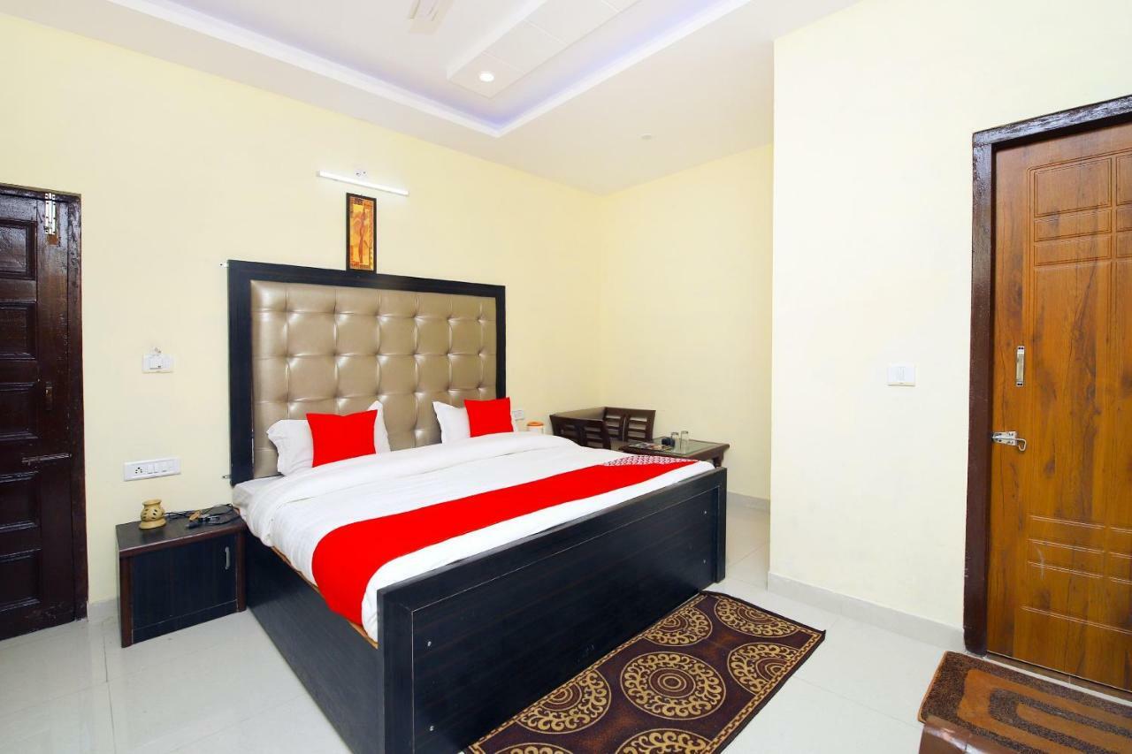 Oyo 8670 Hotel Usha Palace Mussoorie Exterior foto