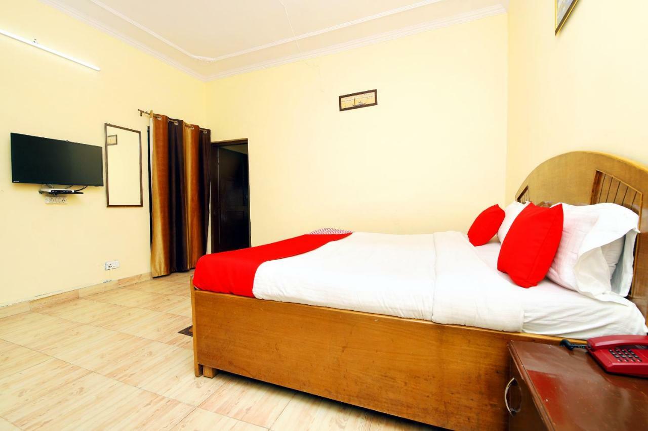 Oyo 8670 Hotel Usha Palace Mussoorie Exterior foto